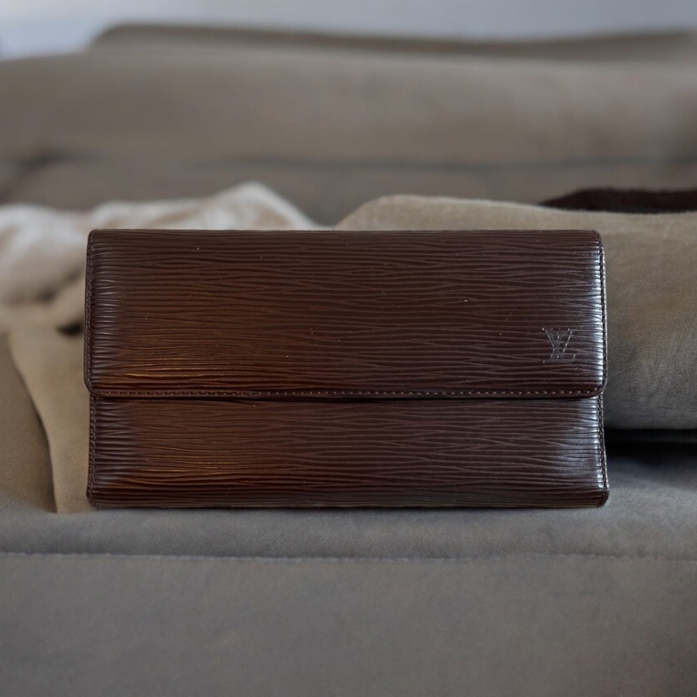 Louis Vuitton Epi International Wallet